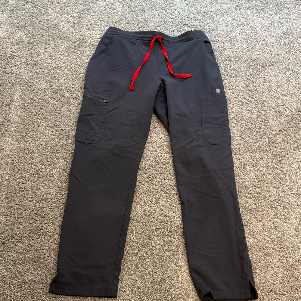 Figs Women’s scrub pants with red drawstring